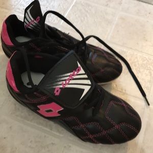 Lotto girls soccer cleats size 2